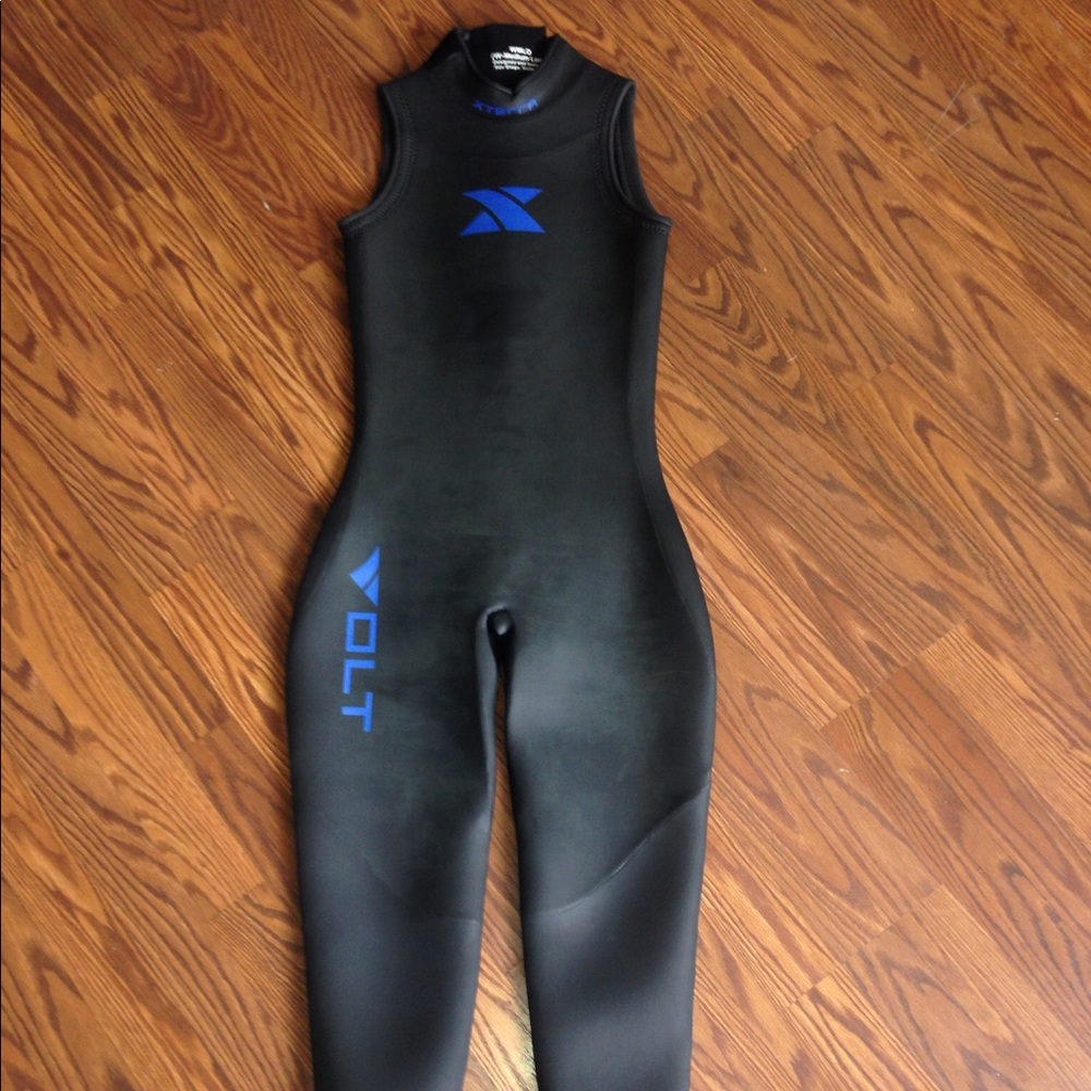 Tri wet-suit from Xterra. BRAND NEW